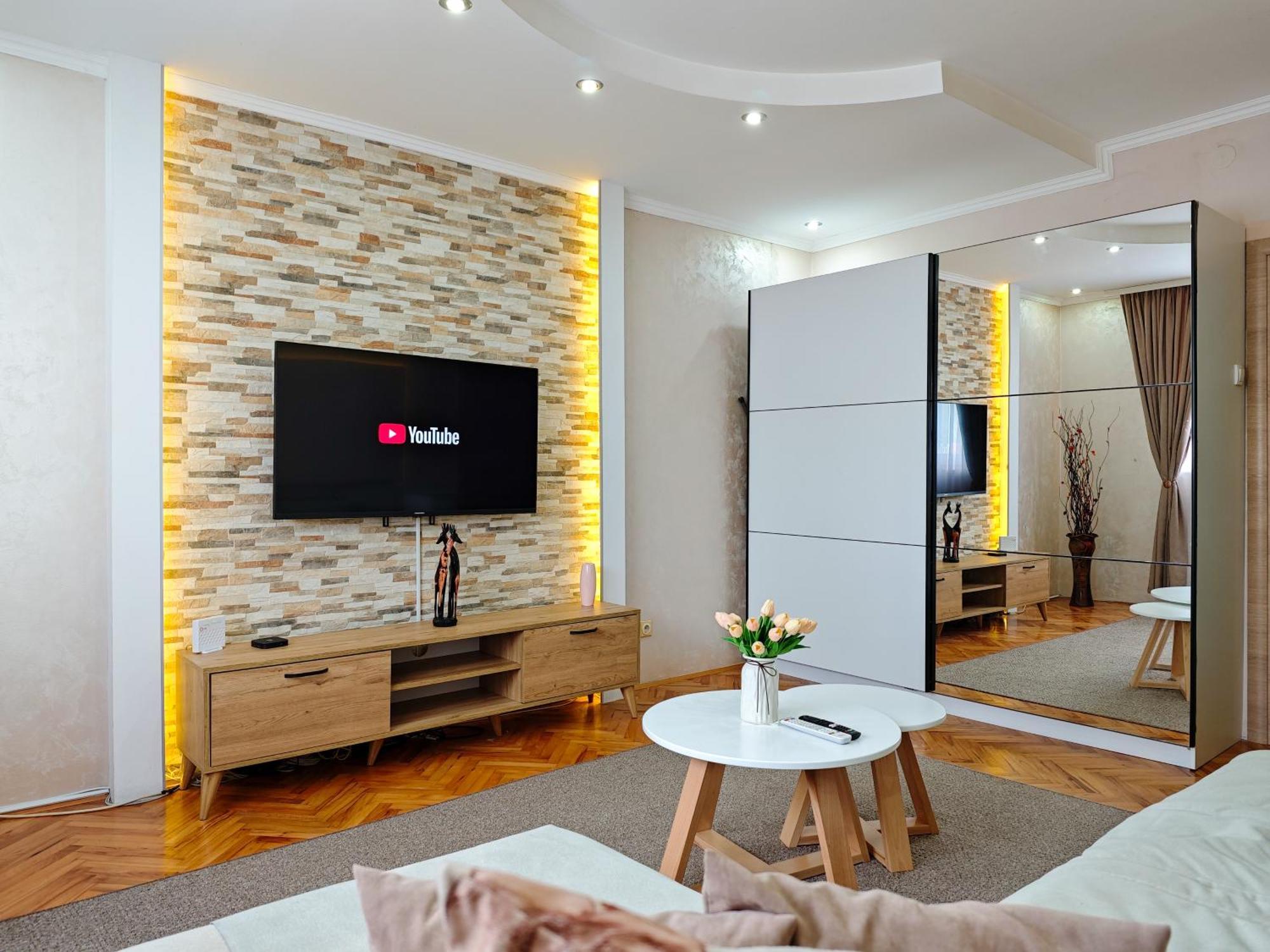 Apartman Julija โดนยี มิลาโนวัซ ภายนอก รูปภาพ