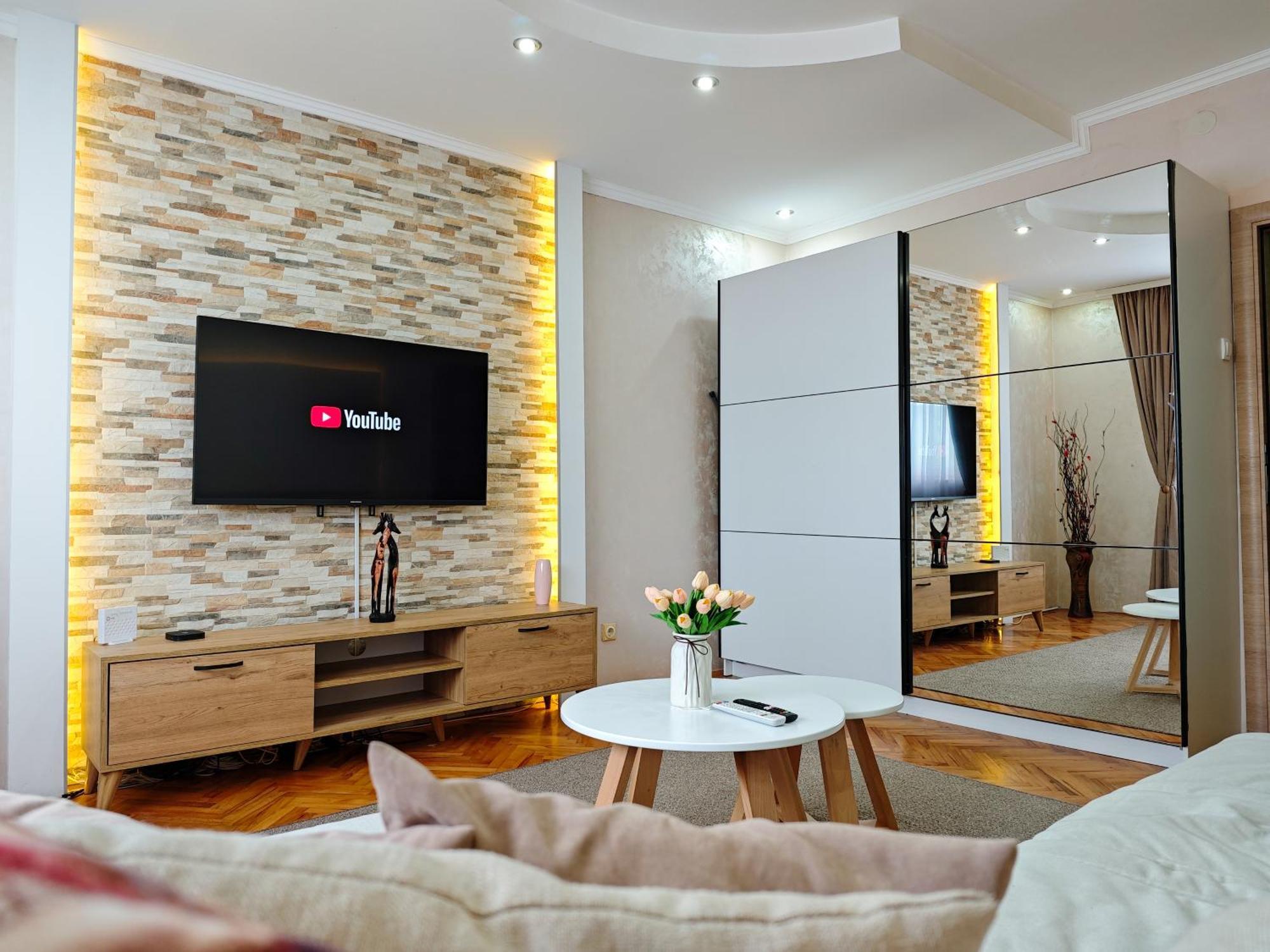 Apartman Julija โดนยี มิลาโนวัซ ภายนอก รูปภาพ