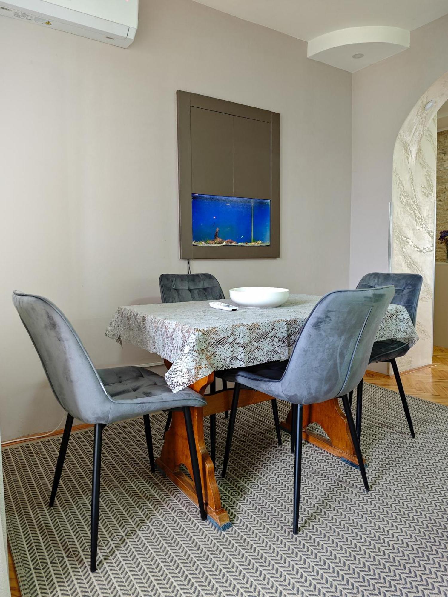Apartman Julija โดนยี มิลาโนวัซ ภายนอก รูปภาพ