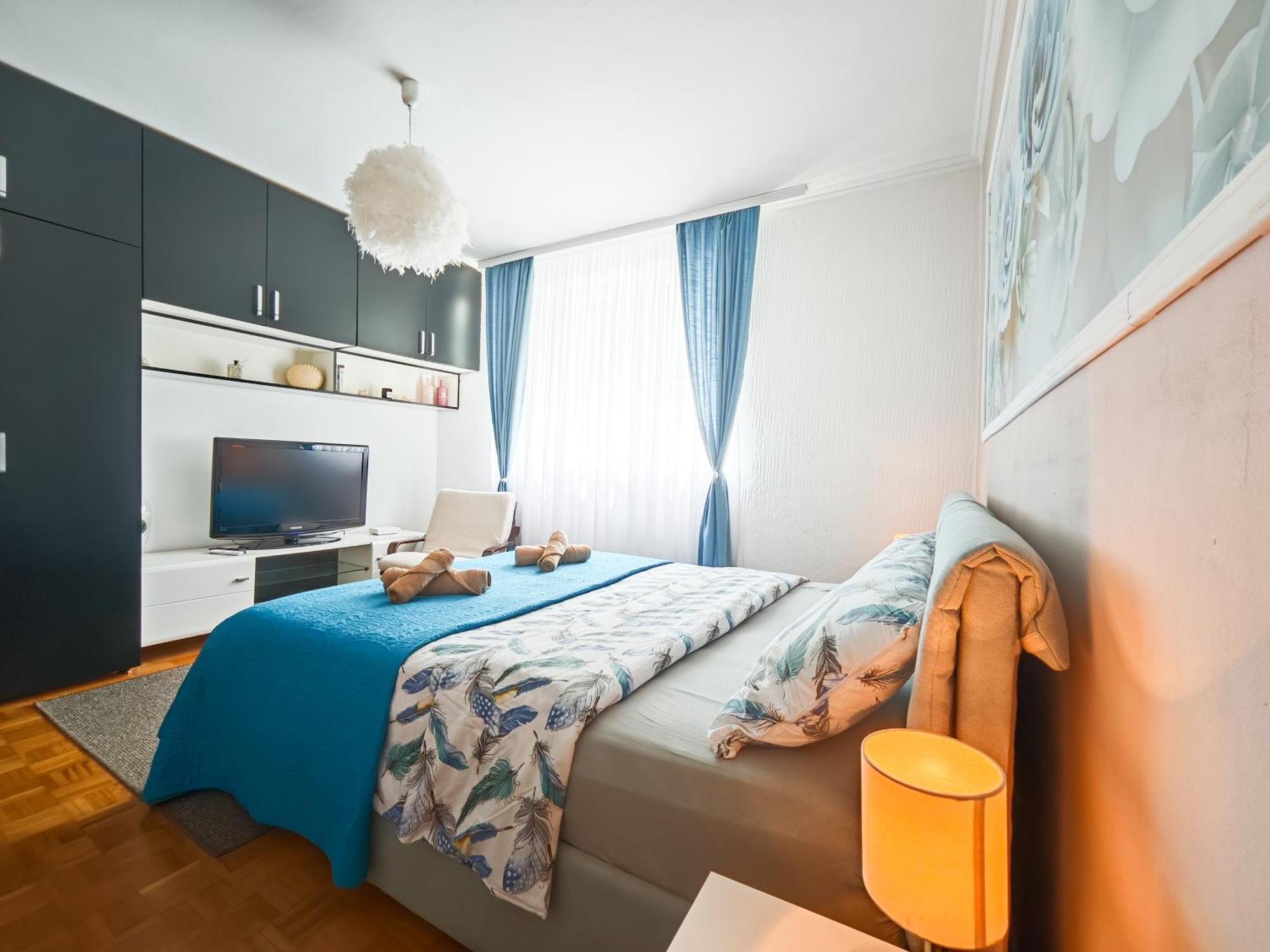 Apartman Julija โดนยี มิลาโนวัซ ภายนอก รูปภาพ