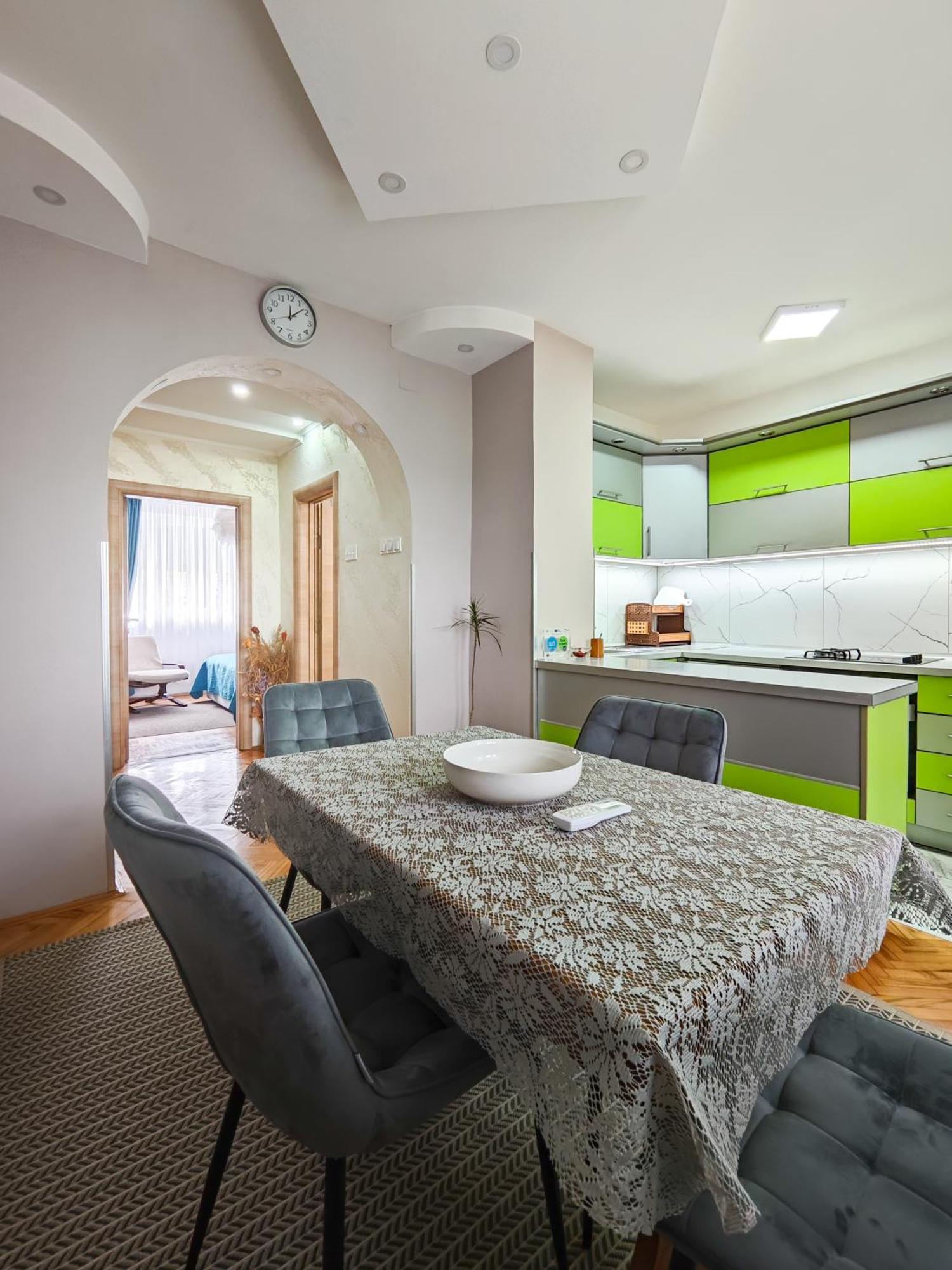 Apartman Julija โดนยี มิลาโนวัซ ภายนอก รูปภาพ